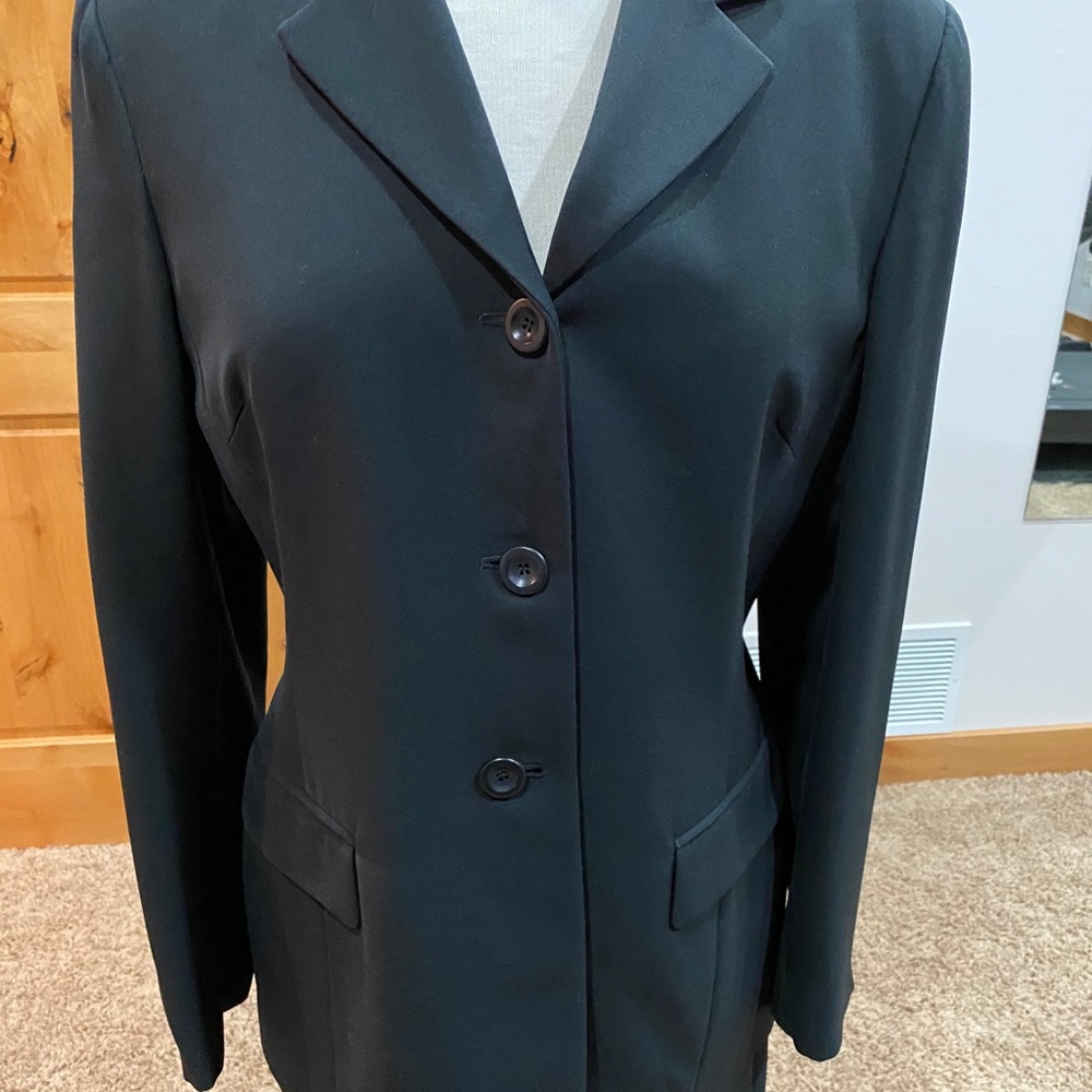 Jones Wear Skirt Suit